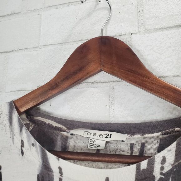 Forever 21 cute bird abstract top - Picture 7 of 13